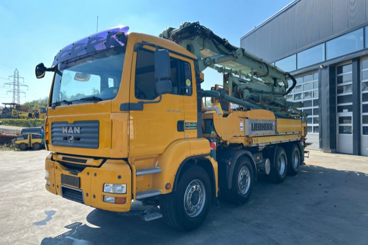 MAN TGA 41.440 8x4 Hallenpumpe 31M-5 - Concrete pump truck: picture 1 MAN TGA 41.440 8x4 Hallenpumpe 31M-5 - Concrete pump truck: picture 1