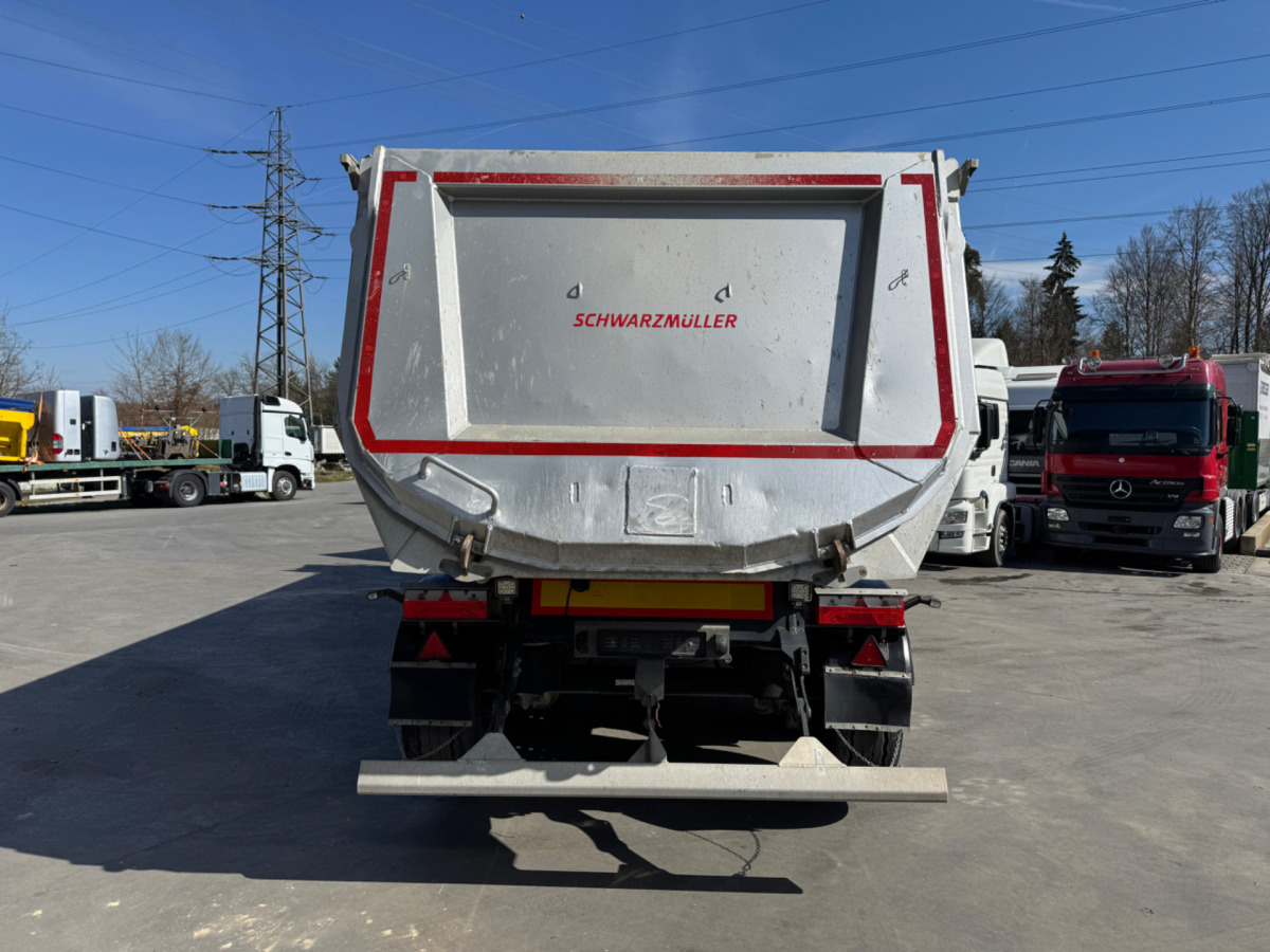 Tipper semi-trailer SCHWARZMÜLLER SPA 3/E mit 2 Liftachsen: picture 6