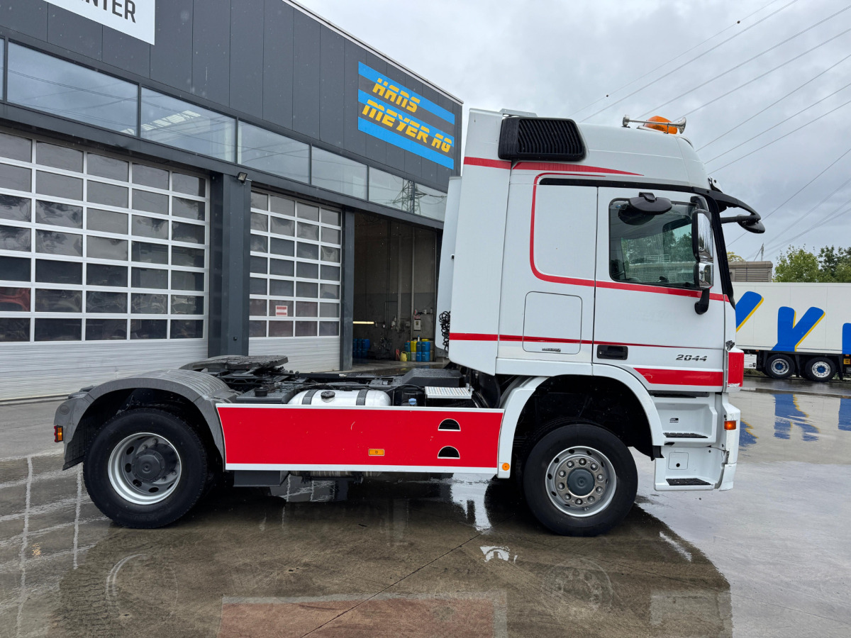 MERCEDES Actros 2044 4x4 - Tractor unit: picture 4 MERCEDES Actros 2044 4x4 - Tractor unit: picture 4