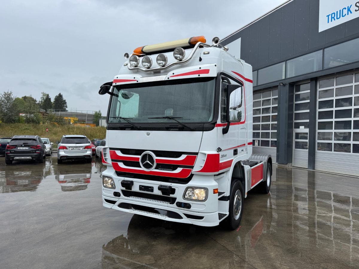 MERCEDES Actros 2044 4x4 - Tractor unit: picture 1 MERCEDES Actros 2044 4x4 - Tractor unit: picture 1