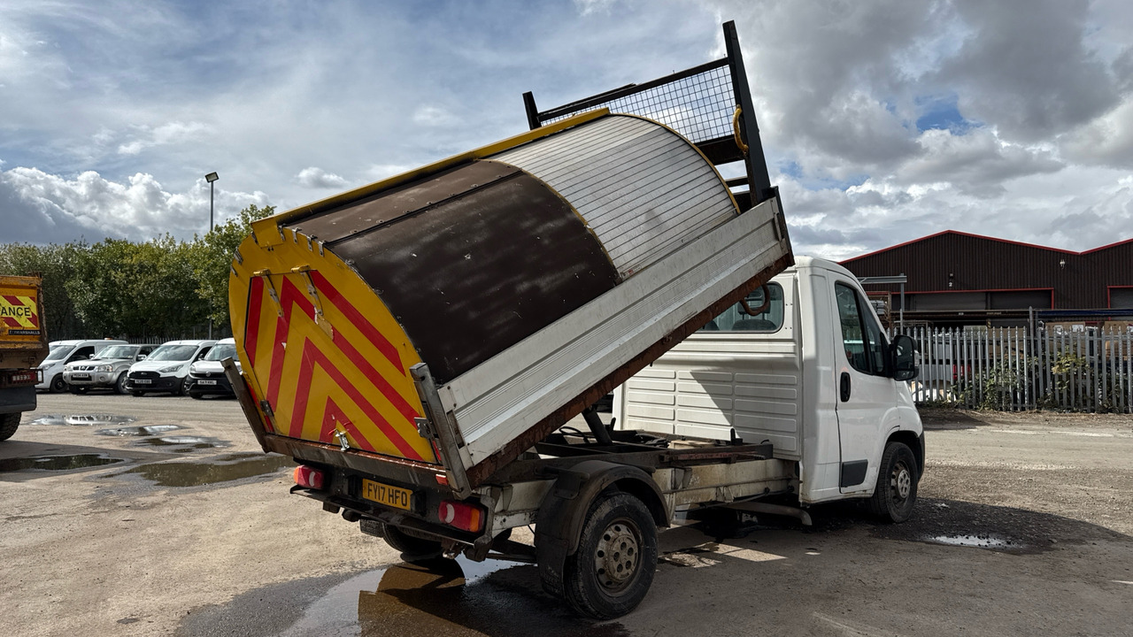 CITROEN RELAY 35 2.2 HDi Tipper 130ps - Tipper van: picture 4 CITROEN RELAY 35 2.2 HDi Tipper 130ps - Tipper van: picture 4