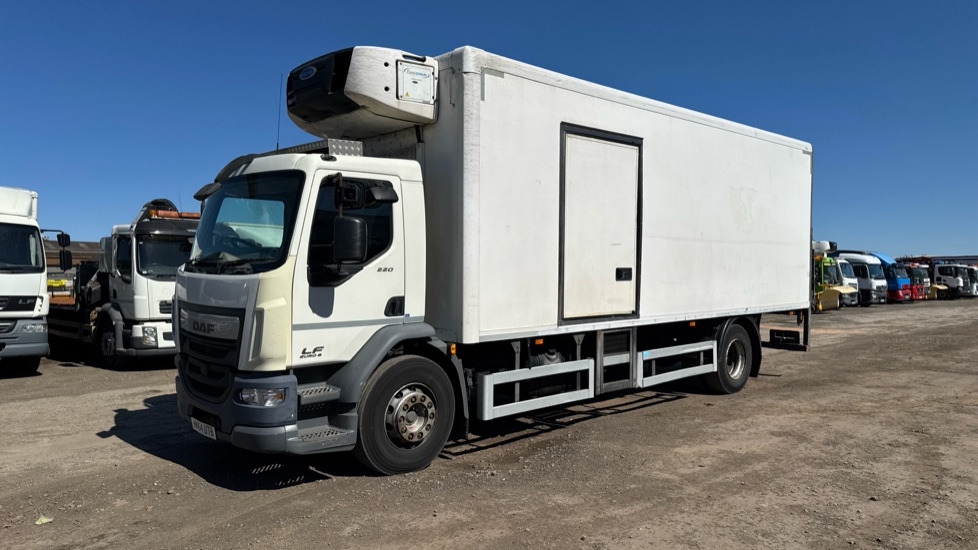 DAF LF 220 EURO 6 18 TONNE - Refrigerator truck: picture 2 DAF LF 220 EURO 6 18 TONNE - Refrigerator truck: picture 2