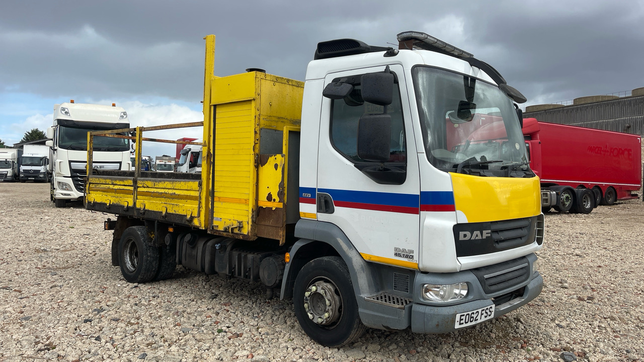 DAF LF 45.180 - Dropside/ Flatbed truck: picture 1 DAF LF 45.180 - Dropside/ Flatbed truck: picture 1