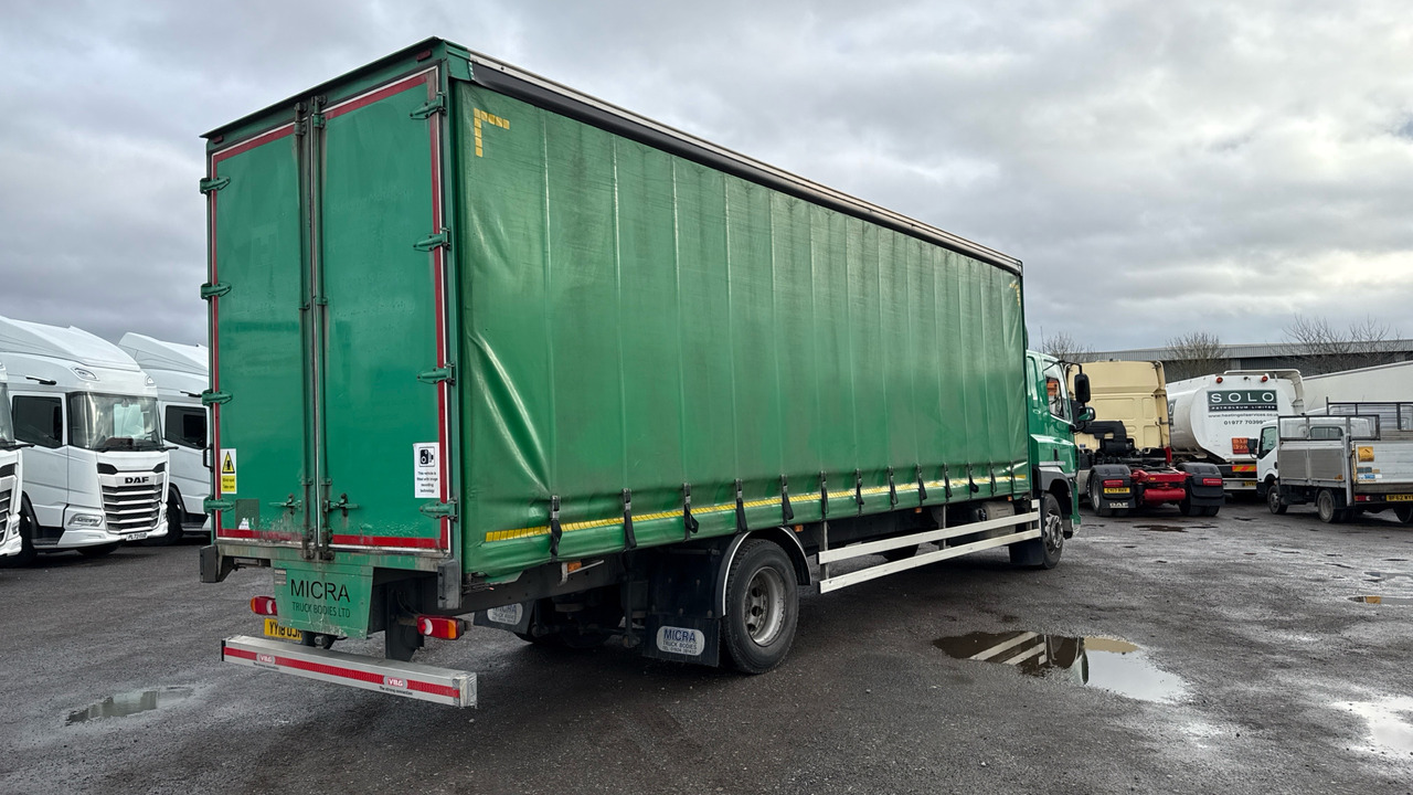 Daf CF 230 - Curtainsider truck: picture 4 Daf CF 230 - Curtainsider truck: picture 4