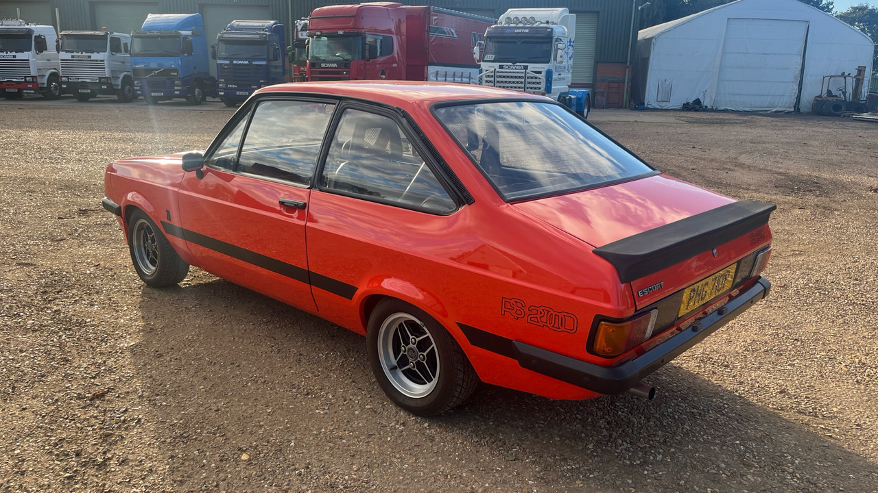 FORD ESCORT RS 2000 - Sedan: picture 3 FORD ESCORT RS 2000 - Sedan: picture 3