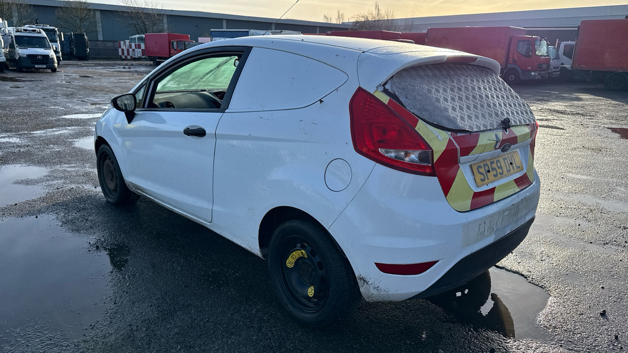 FORD FIESTA 1.4 TDCI 68PS - Car: picture 3 FORD FIESTA 1.4 TDCI 68PS - Car: picture 3