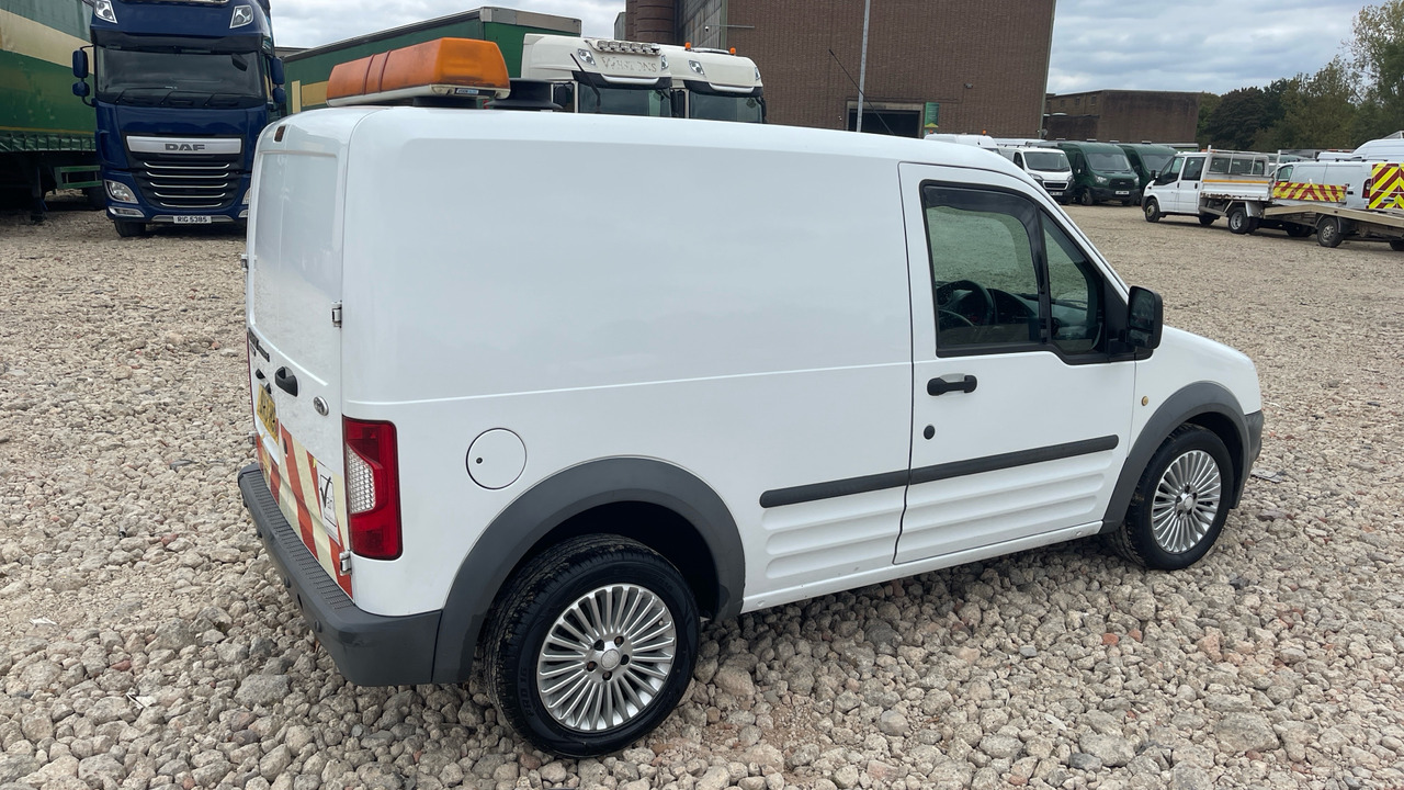 FORD TRANSIT CONNECT 220 1.8 TDCi 75ps - Small van: picture 4 FORD TRANSIT CONNECT 220 1.8 TDCi 75ps - Small van: picture 4