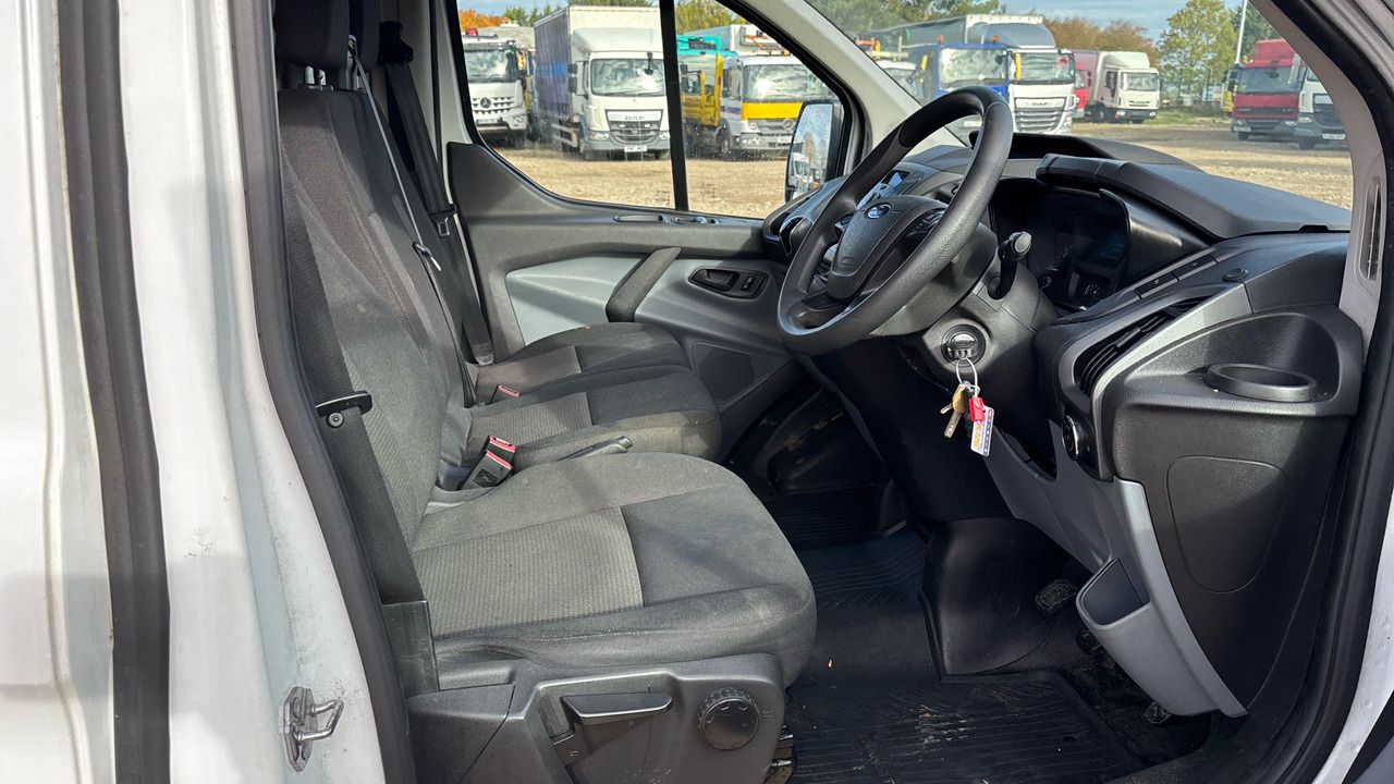FORD TRANSIT CUSTOM 270 2.0 TDCi 105ps Low Roof Van - Small van: picture 5 FORD TRANSIT CUSTOM 270 2.0 TDCi 105ps Low Roof Van - Small van: picture 5