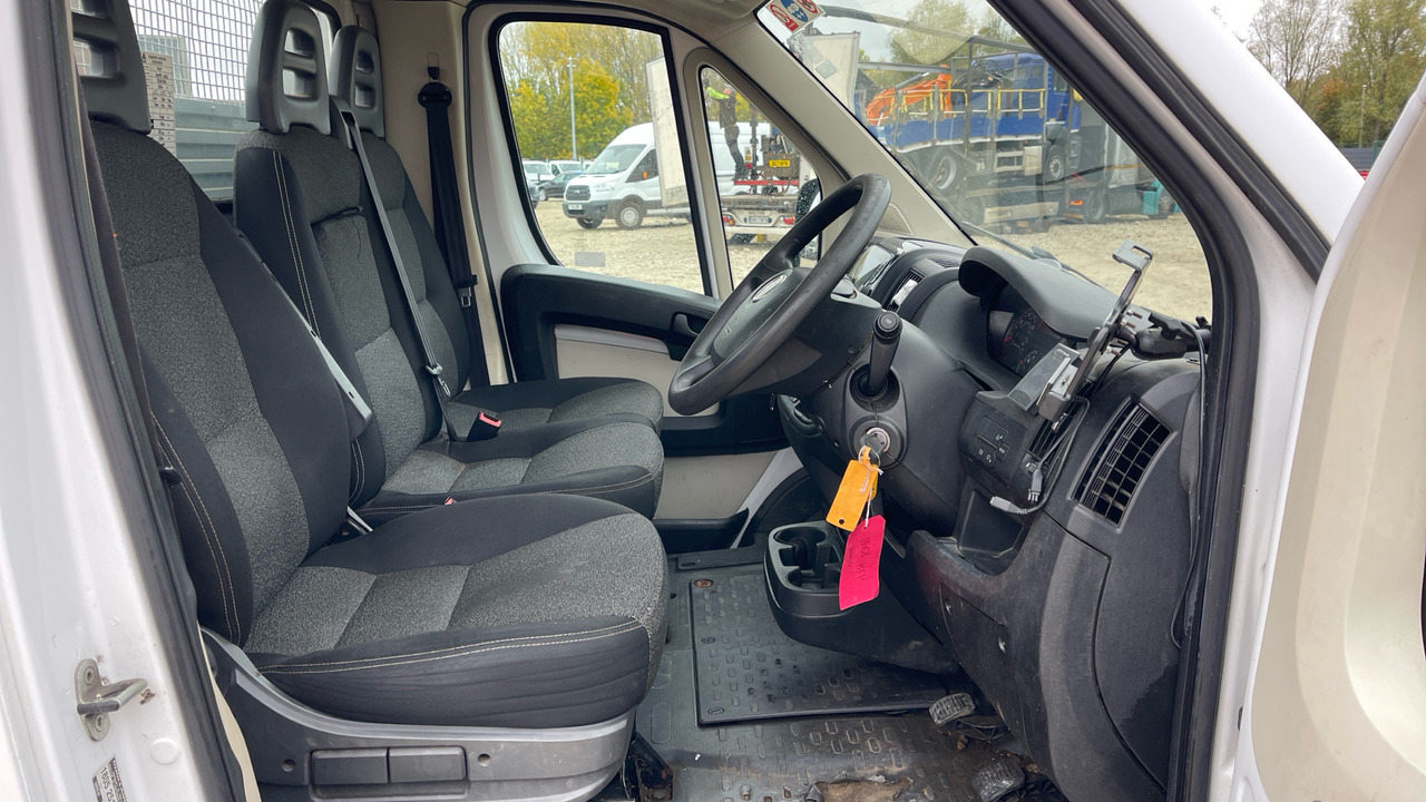 Fiat Ducato 35 2.3 MULTIJET 130PS - Flatbed van: picture 5 Fiat Ducato 35 2.3 MULTIJET 130PS - Flatbed van: picture 5
