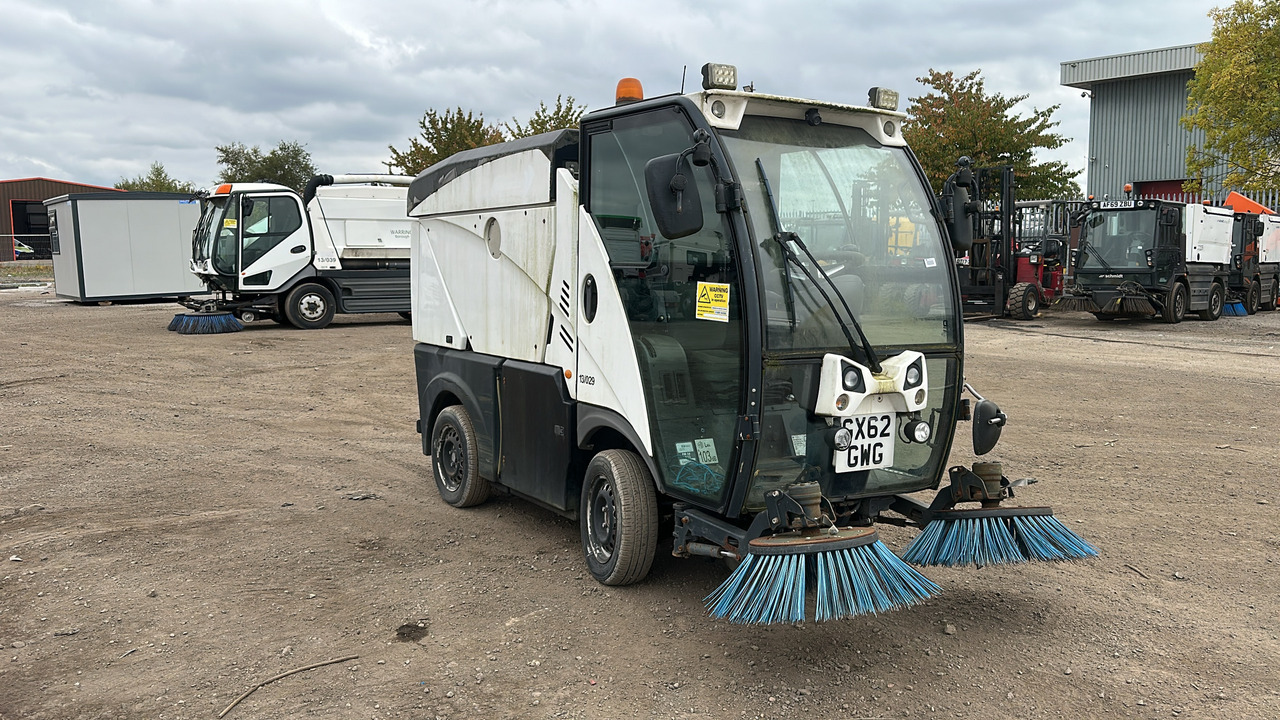 JOHNSTON C101 - Road sweeper: picture 1 JOHNSTON C101 - Road sweeper: picture 1