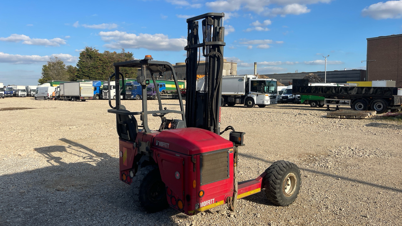 MOFFETT M4 20.3 - Truck mounted forklift: picture 4 MOFFETT M4 20.3 - Truck mounted forklift: picture 4
