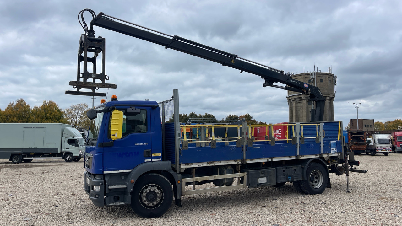 Man TGM 18.250 - Dropside/ Flatbed truck, Crane truck: picture 2 Man TGM 18.250 - Dropside/ Flatbed truck, Crane truck: picture 2