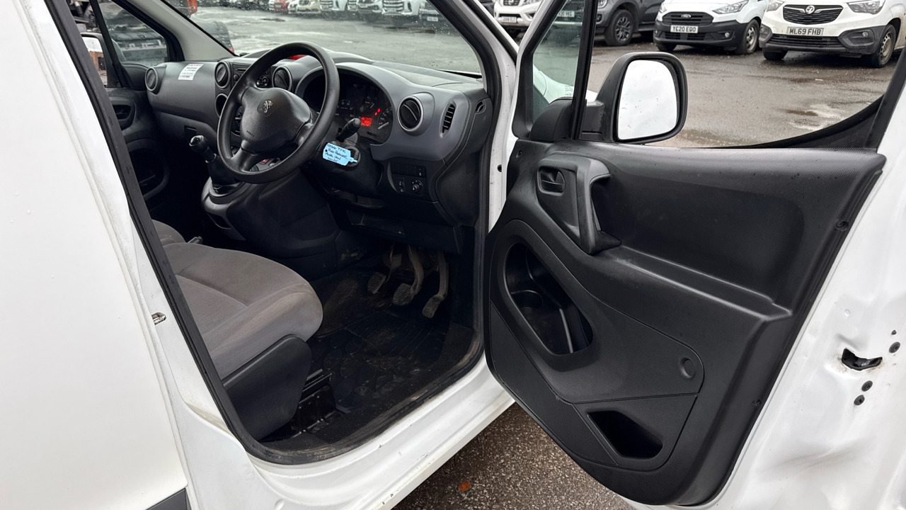 Peugeot Partner 850 SE 1.6 BLUEHDI 100PS - Small van: picture 5 Peugeot Partner 850 SE 1.6 BLUEHDI 100PS - Small van: picture 5