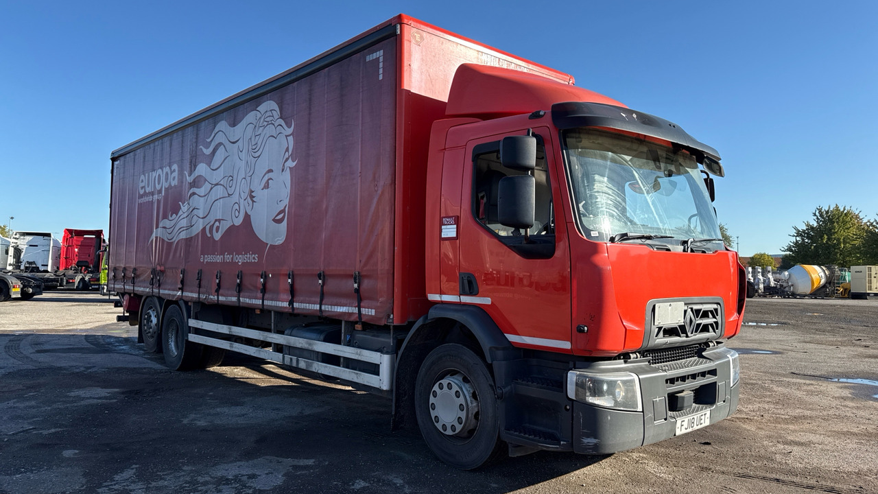 RENAULT D  26 - Curtainsider truck: picture 1 RENAULT D  26 - Curtainsider truck: picture 1