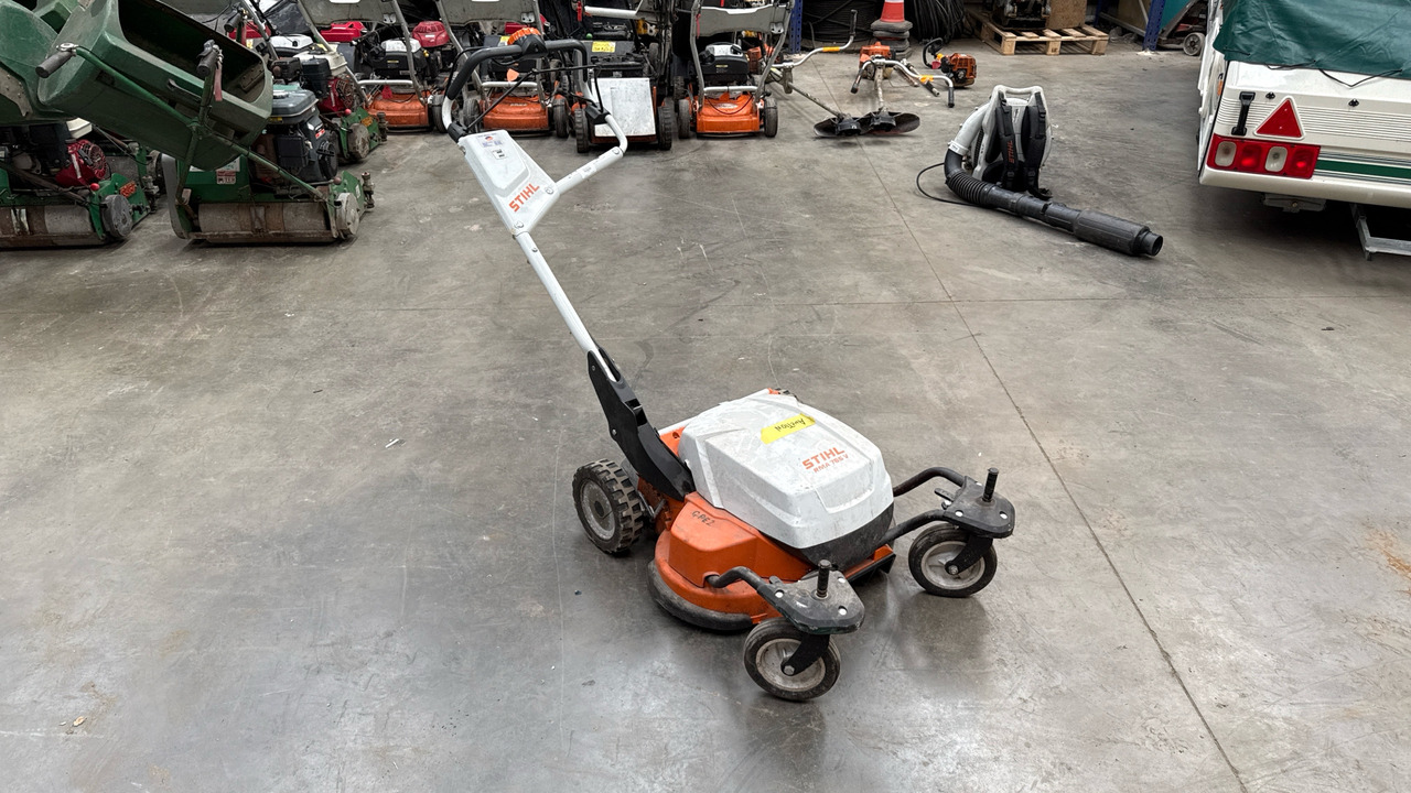 STIHL BR500 BACK PACK LEAF BLOWER - Construction equipment: picture 4 STIHL BR500 BACK PACK LEAF BLOWER - Construction equipment: picture 4