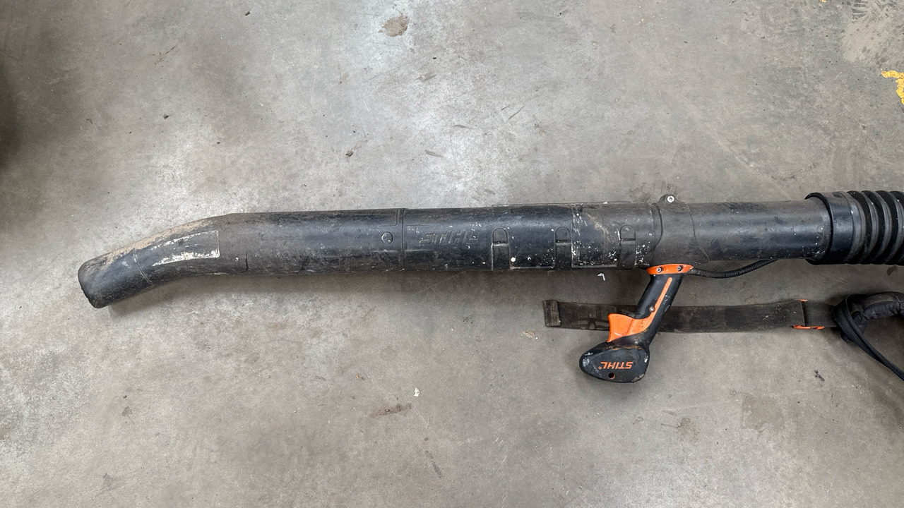 STIHL BR600 BACK PACK LEAF BLOWER - Construction equipment: picture 4 STIHL BR600 BACK PACK LEAF BLOWER - Construction equipment: picture 4