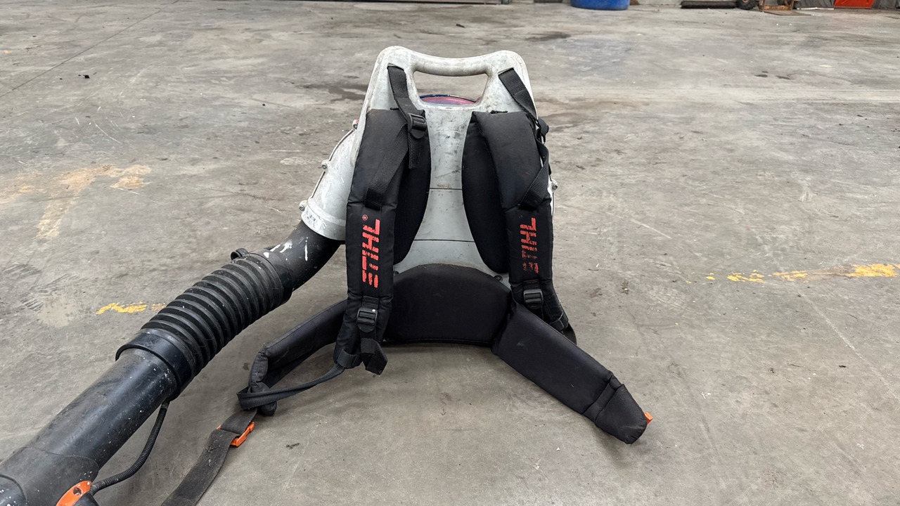 STIHL BR600 BACK PACK LEAF BLOWER - Construction equipment: picture 3 STIHL BR600 BACK PACK LEAF BLOWER - Construction equipment: picture 3