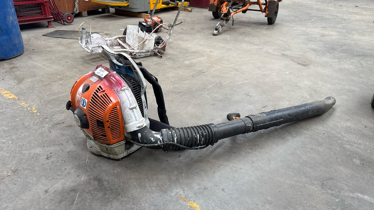 STIHL BR600 BACK PACK LEAF BLOWER - Construction equipment: picture 2 STIHL BR600 BACK PACK LEAF BLOWER - Construction equipment: picture 2