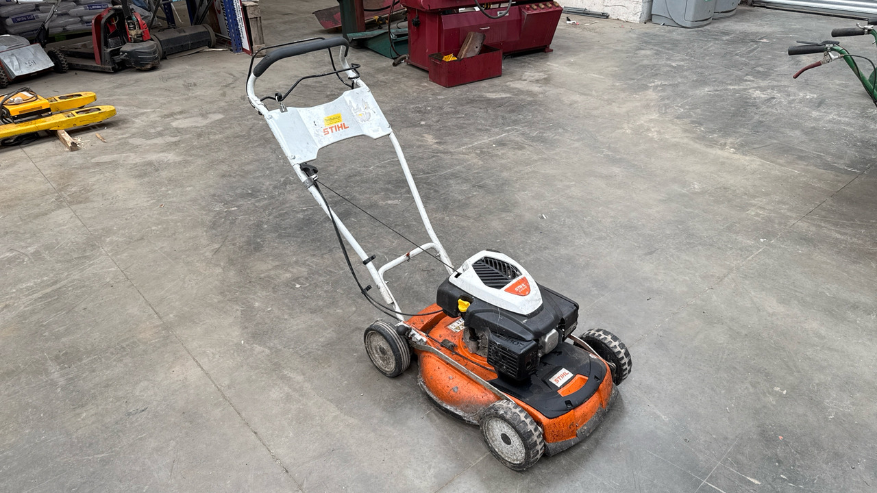 STIHL RM4 RTP - Garden mower: picture 4 STIHL RM4 RTP - Garden mower: picture 4