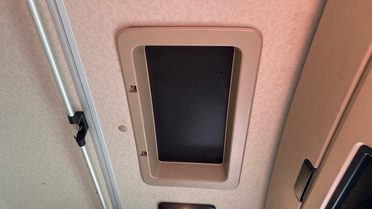 Tractor unit MERCEDES-BENZ ACTROS 2545: picture 16