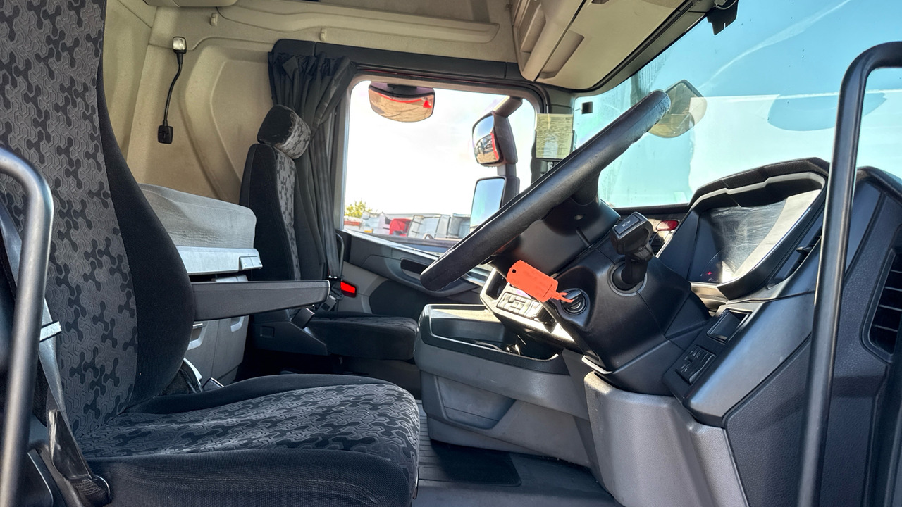 SCANIA R 450 - Tractor unit: picture 5 SCANIA R 450 - Tractor unit: picture 5