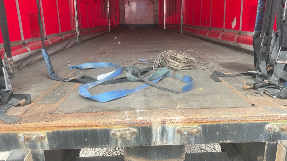 Trailer MONTRACON CURTAINSIDE: picture 9