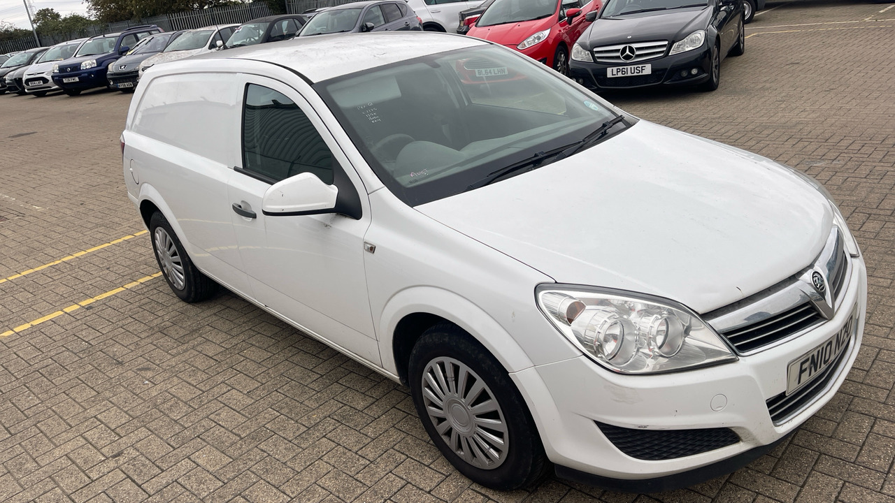 VAUXHALL ASTRA CLUB 1.7 CDTI - Car: picture 1 VAUXHALL ASTRA CLUB 1.7 CDTI - Car: picture 1