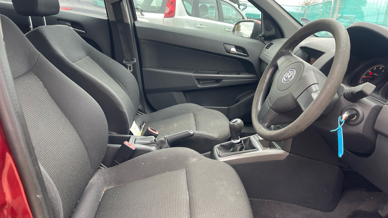 VAUXHALL ASTRA LIFE 1.6 I - Hatchback: picture 5 VAUXHALL ASTRA LIFE 1.6 I - Hatchback: picture 5