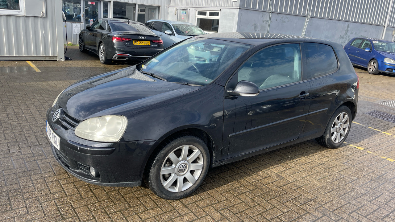 VOLKSWAGEN GOLF 2.0 GT FSI - Hatchback: picture 2 VOLKSWAGEN GOLF 2.0 GT FSI - Hatchback: picture 2