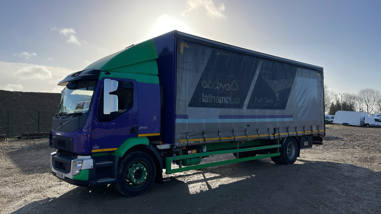 VOLVO FL 250 - Curtainsider truck: picture 2 VOLVO FL 250 - Curtainsider truck: picture 2