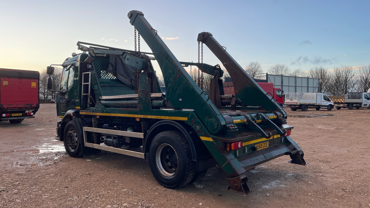 Volvo FL 250 - Skip loader truck: picture 3 Volvo FL 250 - Skip loader truck: picture 3