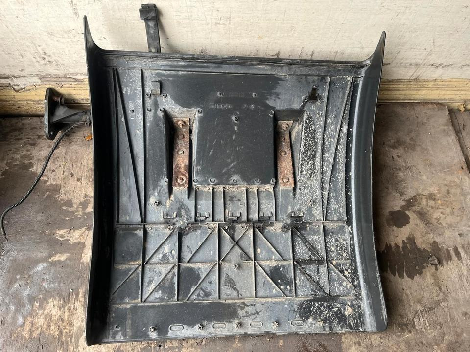 IVECO Stralis 450 Kotflügel vorne links 41299389 / 41299388 - Fender for Truck: picture 5 IVECO Stralis 450 Kotflügel vorne links 41299389 / 41299388 - Fender for Truck: picture 5