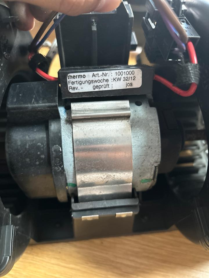 MAN BEHR BOSCH Innen Heizlüfter 9140010500 / H1968002 - Heating/ Ventilation for Truck: picture 3 MAN BEHR BOSCH Innen Heizlüfter 9140010500 / H1968002 - Heating/ Ventilation for Truck: picture 3