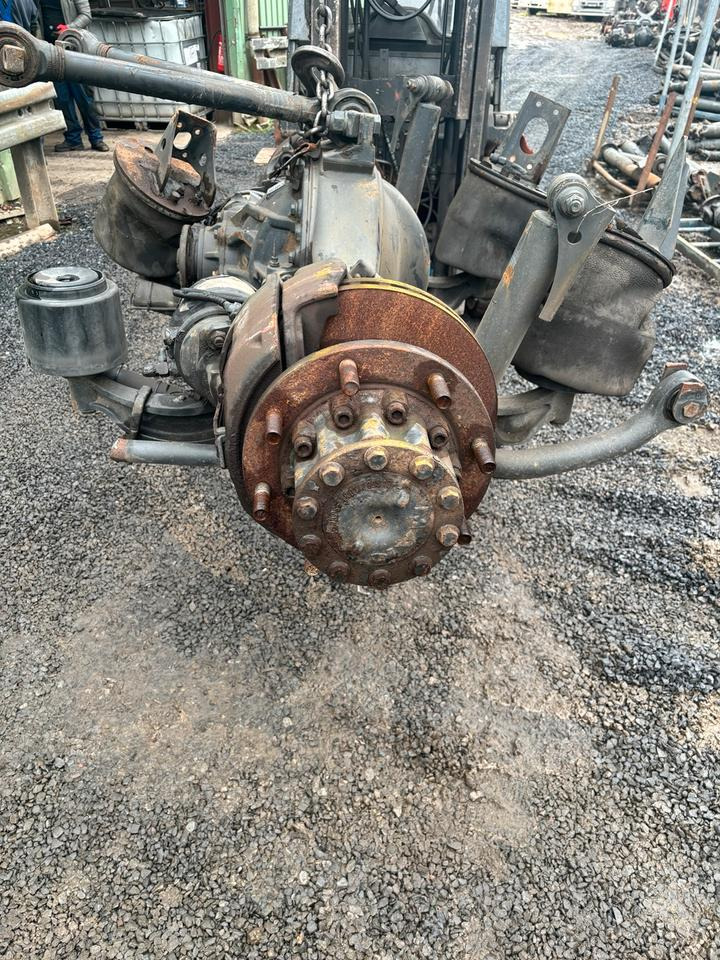 MAN TGM 15.290 Hinterachse 37:10 /81.35010.6168 mit Schnee ketten - Rear axle for Truck: picture 2 MAN TGM 15.290 Hinterachse 37:10 /81.35010.6168 mit Schnee ketten - Rear axle for Truck: picture 2