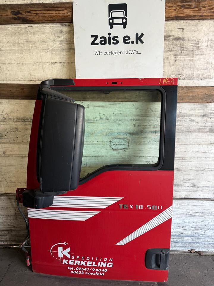 MAN TGX Fahrertür Rot Spiegel Innenverkleidung LN 63 - Door and parts for Truck: picture 1 MAN TGX Fahrertür Rot Spiegel Innenverkleidung LN 63 - Door and parts for Truck: picture 1