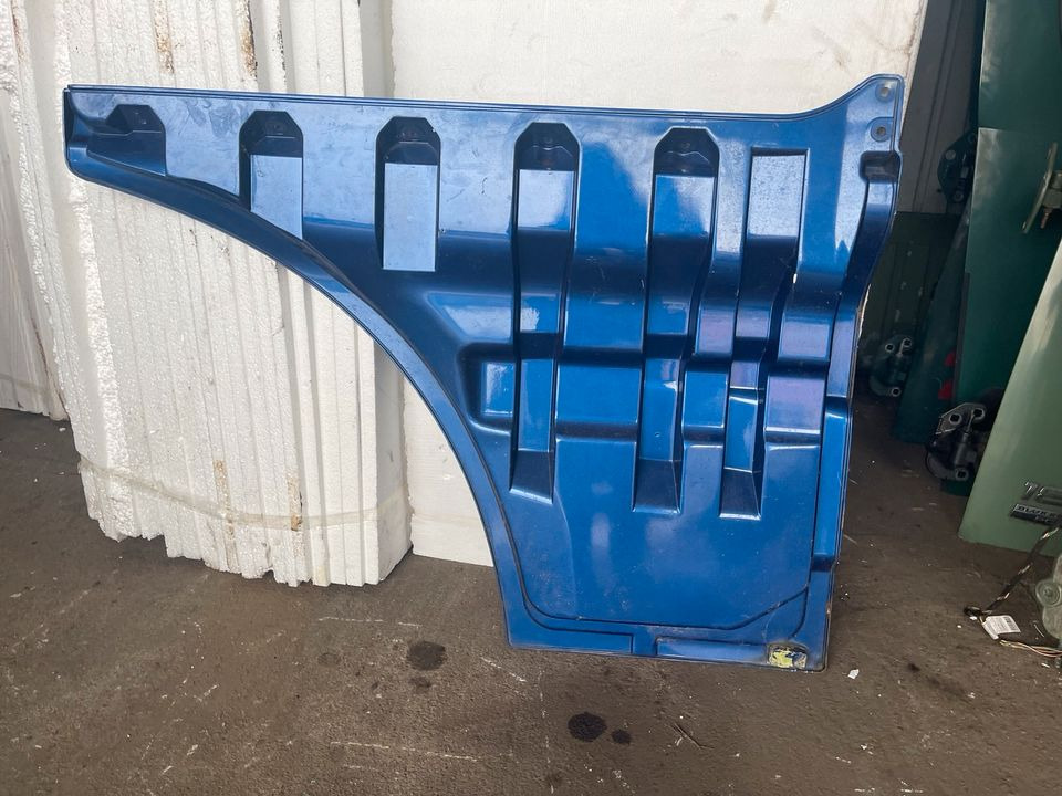 MAN TGX TGA Abdeckung Türverlängerung Links Blau - Door and parts for Truck: picture 2 MAN TGX TGA Abdeckung Türverlängerung Links Blau - Door and parts for Truck: picture 2