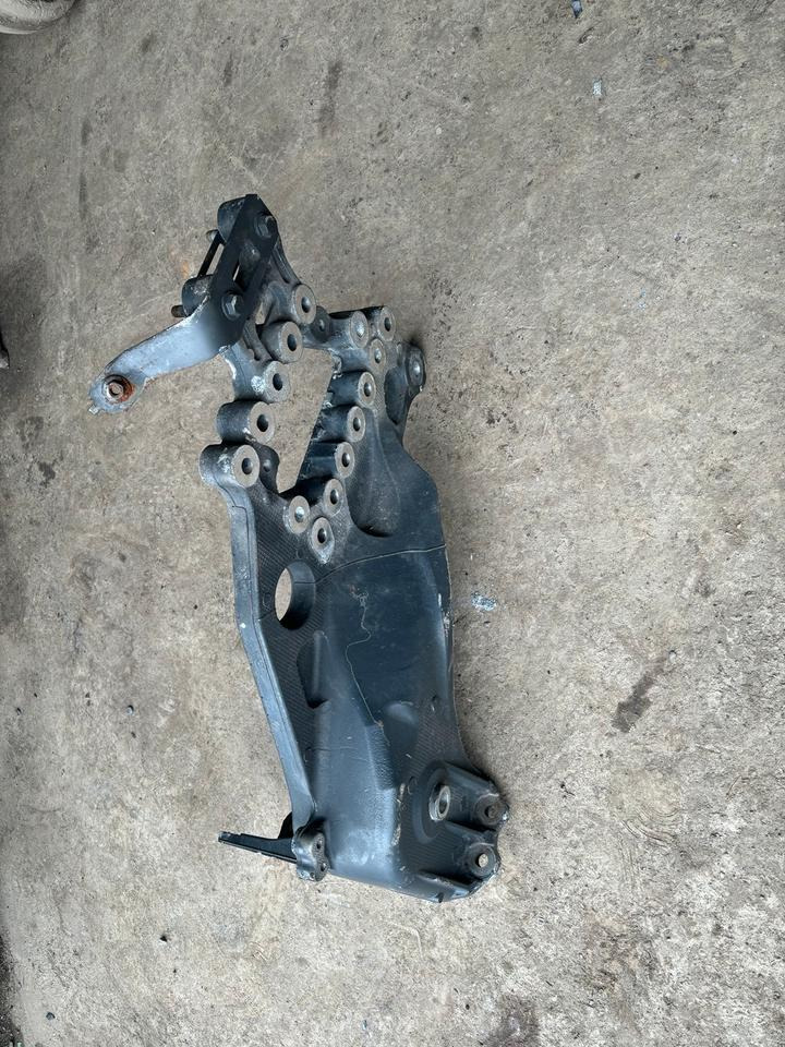 Mercedes-Actros MP4 Lenkbock Rechts A9603224001 - Steering for Truck: picture 1 Mercedes-Actros MP4 Lenkbock Rechts A9603224001 - Steering for Truck: picture 1