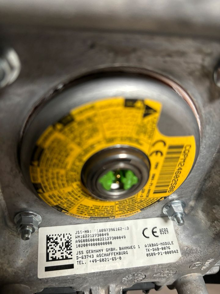 Mercedes Actros MP4 Lenkradairbag - Steering wheel for Truck: picture 3 Mercedes Actros MP4 Lenkradairbag - Steering wheel for Truck: picture 3