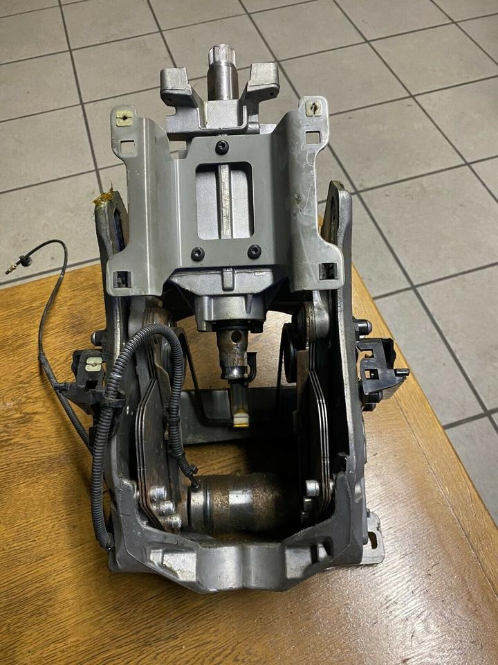 Mercedes Actros MP4 Lenksäule Lenkung - Steering column for Truck: picture 1 Mercedes Actros MP4 Lenksäule Lenkung - Steering column for Truck: picture 1