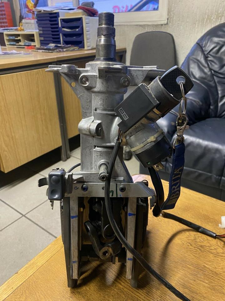 Mercedes Atego Lenksäule Lenkung mit Zündschloss & Schlüssel - Steering column for Truck: picture 5 Mercedes Atego Lenksäule Lenkung mit Zündschloss & Schlüssel - Steering column for Truck: picture 5