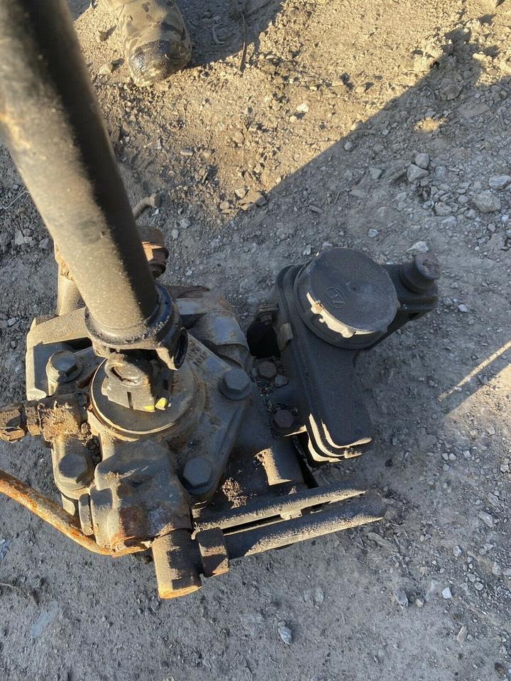 Mercedes Atego Lenkung Lenkgetriebe LS4 A 970 461 06 11 - Steering for Truck: picture 4 Mercedes Atego Lenkung Lenkgetriebe LS4 A 970 461 06 11 - Steering for Truck: picture 4