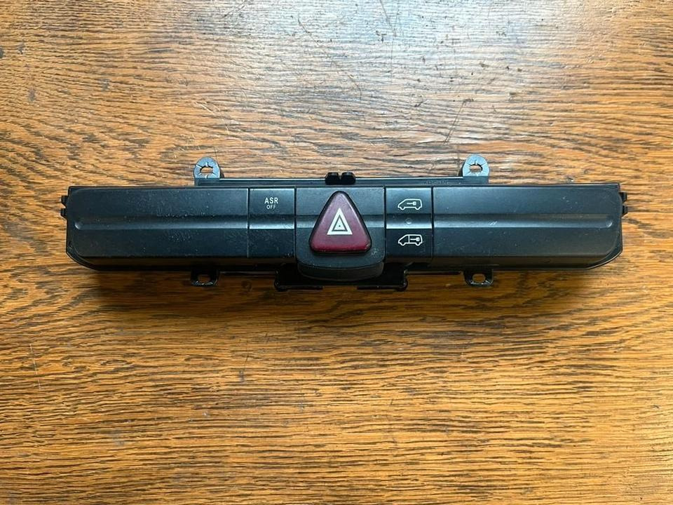 Mercedes Sprinter Warnblinkanlage Schalter A9065450107 - Electrical system for Truck: picture 1 Mercedes Sprinter Warnblinkanlage Schalter A9065450107 - Electrical system for Truck: picture 1