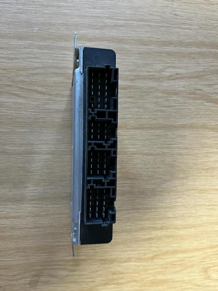 RENAULT KNORR-BREMSE EBS 0486106024 Steuergerät 50 10 457 367 - ECU for Truck: picture 2 RENAULT KNORR-BREMSE EBS 0486106024 Steuergerät 50 10 457 367 - ECU for Truck: picture 2