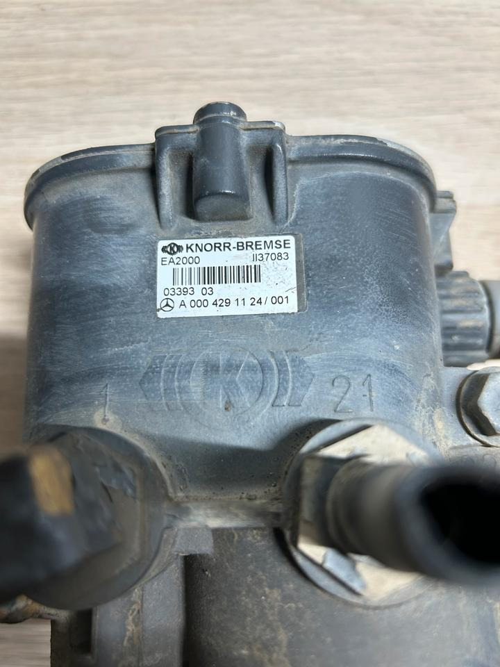 Mercedes Knorr-Bremse Einkanal Modul EA2000/A0004291124 - Spare parts: picture 3 Mercedes Knorr-Bremse Einkanal Modul EA2000/A0004291124 - Spare parts: picture 3