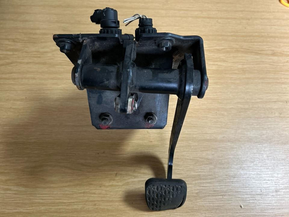 Wabco Bremssteuerventil 4800010050 - Brake valve for Truck: picture 2 Wabco Bremssteuerventil 4800010050 - Brake valve for Truck: picture 2