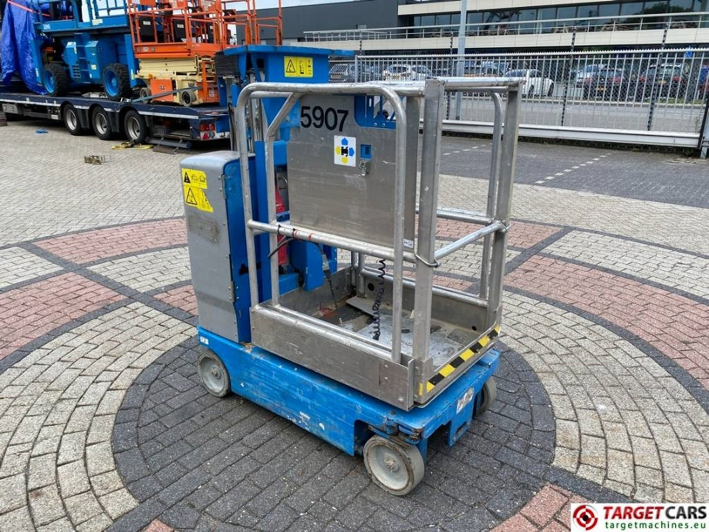 Genie GR15 RunAbout Electric Vertical Mast Lift 652cm - Vertical mast lift: picture 2 Genie GR15 RunAbout Electric Vertical Mast Lift 652cm - Vertical mast lift: picture 2