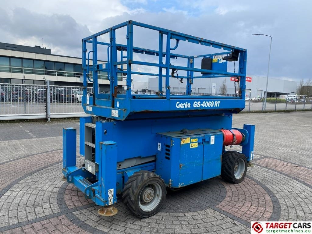 Genie GS-4069 RT LPG 4x4 Scissor Work Lift 1412cm - Scissor lift: picture 3 Genie GS-4069 RT LPG 4x4 Scissor Work Lift 1412cm - Scissor lift: picture 3