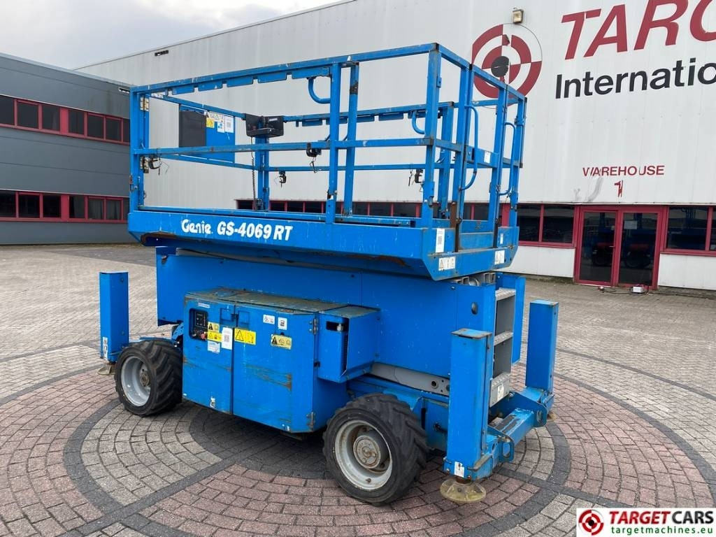 Genie GS-4069 RT LPG 4x4 Scissor Work Lift 1412cm - Scissor lift: picture 4 Genie GS-4069 RT LPG 4x4 Scissor Work Lift 1412cm - Scissor lift: picture 4