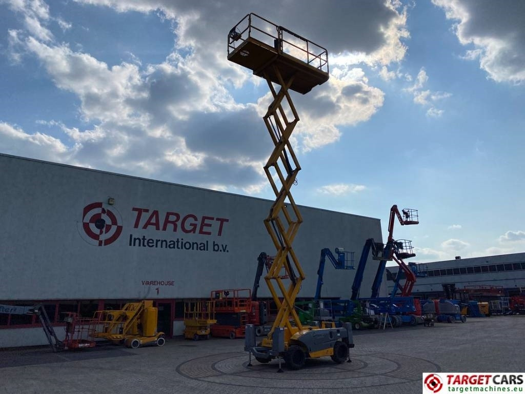 Scissor lift Haulotte Compact 12DX Diesel 4x4 Scissor Work Lift 1206cm: picture 30