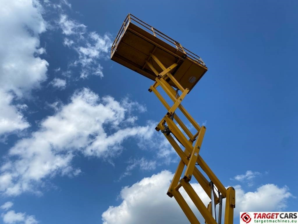 Scissor lift Haulotte Compact 12DX Diesel 4x4 Scissor Work Lift 1206cm: picture 28